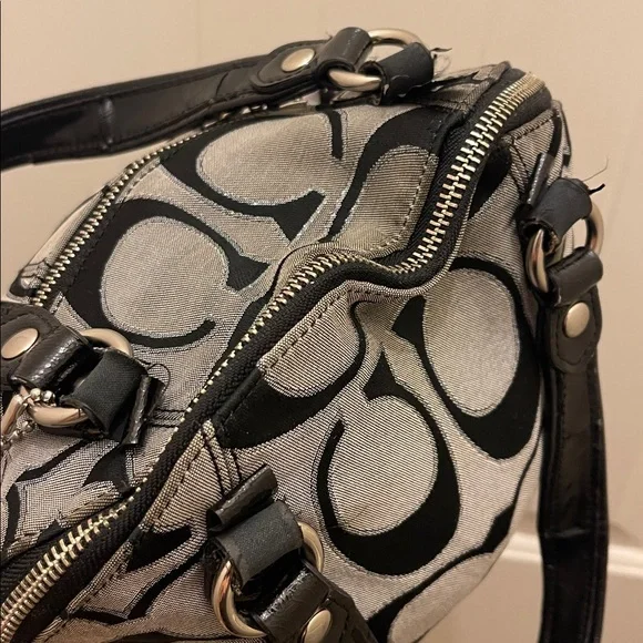 Coach, please check all picture of condition - Picture 10 of 17